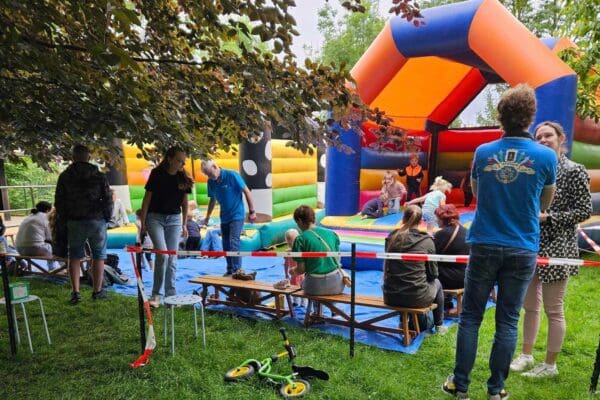 Springkussen bij Geboortefeest Kinderboerderij de Maten