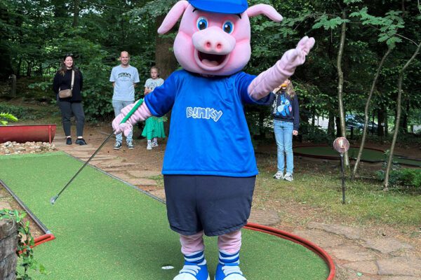 Geslaagde eerste avondopening Minigolf Apeldoorn