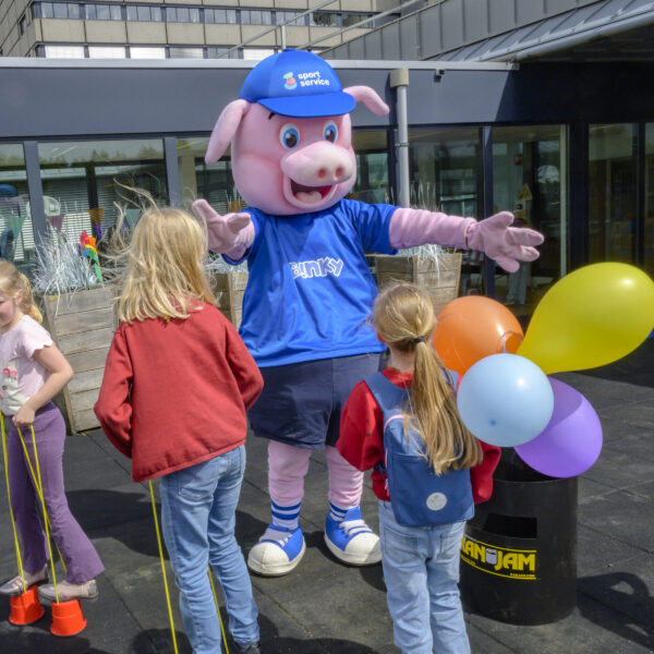 Je even niet ziek voelen: sporten en spelen met Binky bij Gelre Ziekenhuizen
